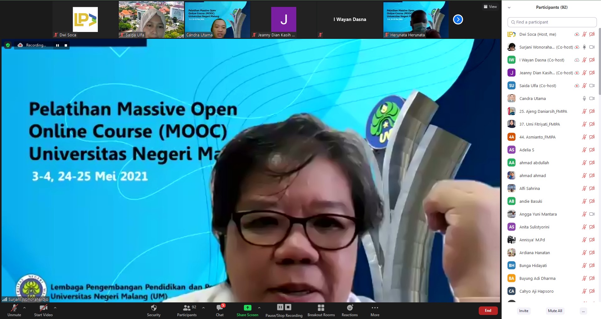 Pelatihan Massive Open Online Course (MOOC) Universitas Negeri Malang