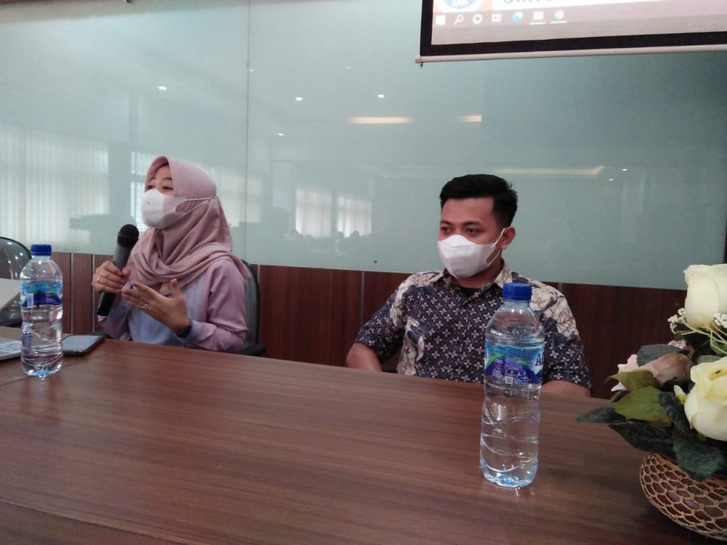 Talkshow tentang “Kajian Problematika Mahasiswa Menyusun Skripsi dan Kiat Sukses Menyusun Skripsi”