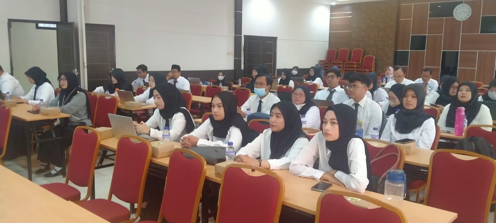 Pusat Kurikulum dan Pembelajaran (PKP) LPPP UM Sukses Selenggarakan Pelatihan Applied Approach
